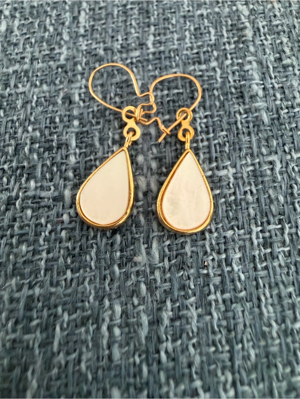Vintage-Gold Teardrop Mother-of-Pearl Dangle Earrings - White